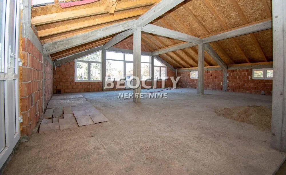 Prodaja, trosoban stan, 200m², Sremčica, Beograd