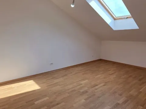 Prodaja, jednosoban stan, 40m², Stari Aerodrom, Podgorica - image 7