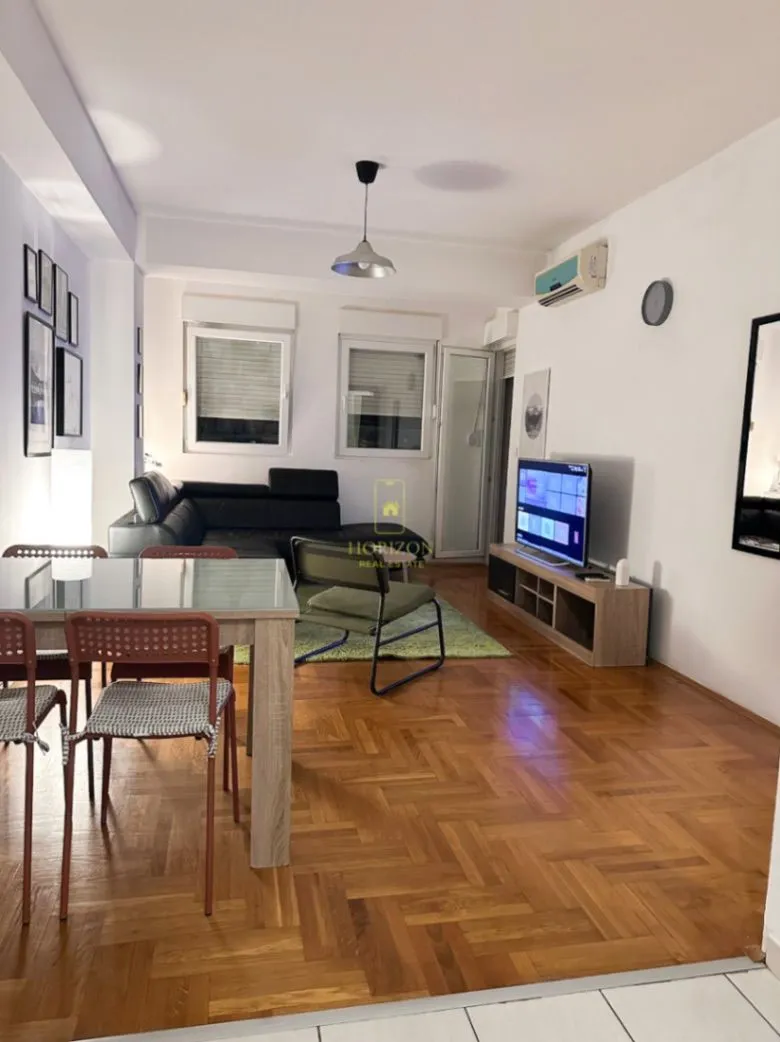 Izdavanje, jednosoban stan, 52m², City Kvart, Podgorica
