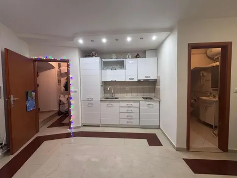 Prodaja, kuća, 70m², Budva okolina, Budva - image 3
