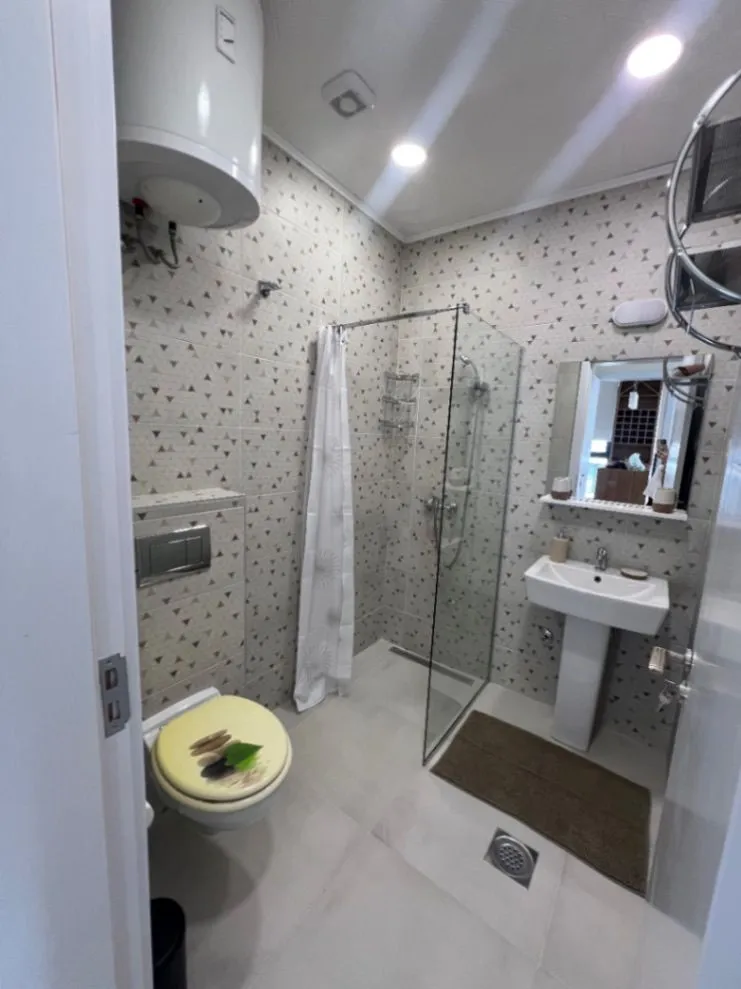 Izdavanje, dvosoban stan, 66m², Donja Lastva, Tivat