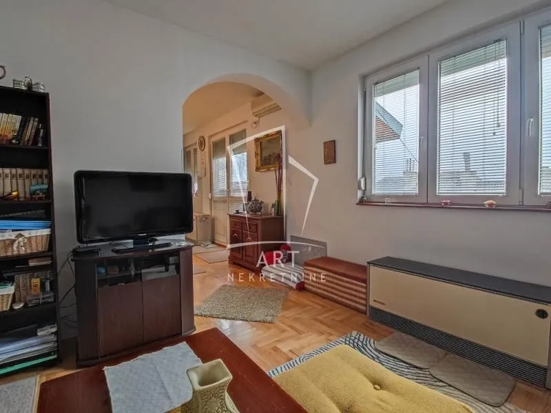 Sale, three bedroom apartment, 69m², Karaburma, Palilula Sve Podlokacije