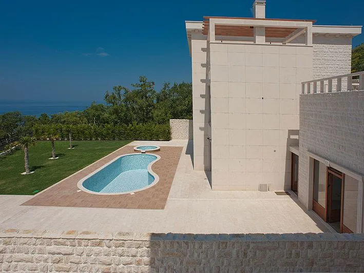 Sale, house, 735m², Reževići, Budva
