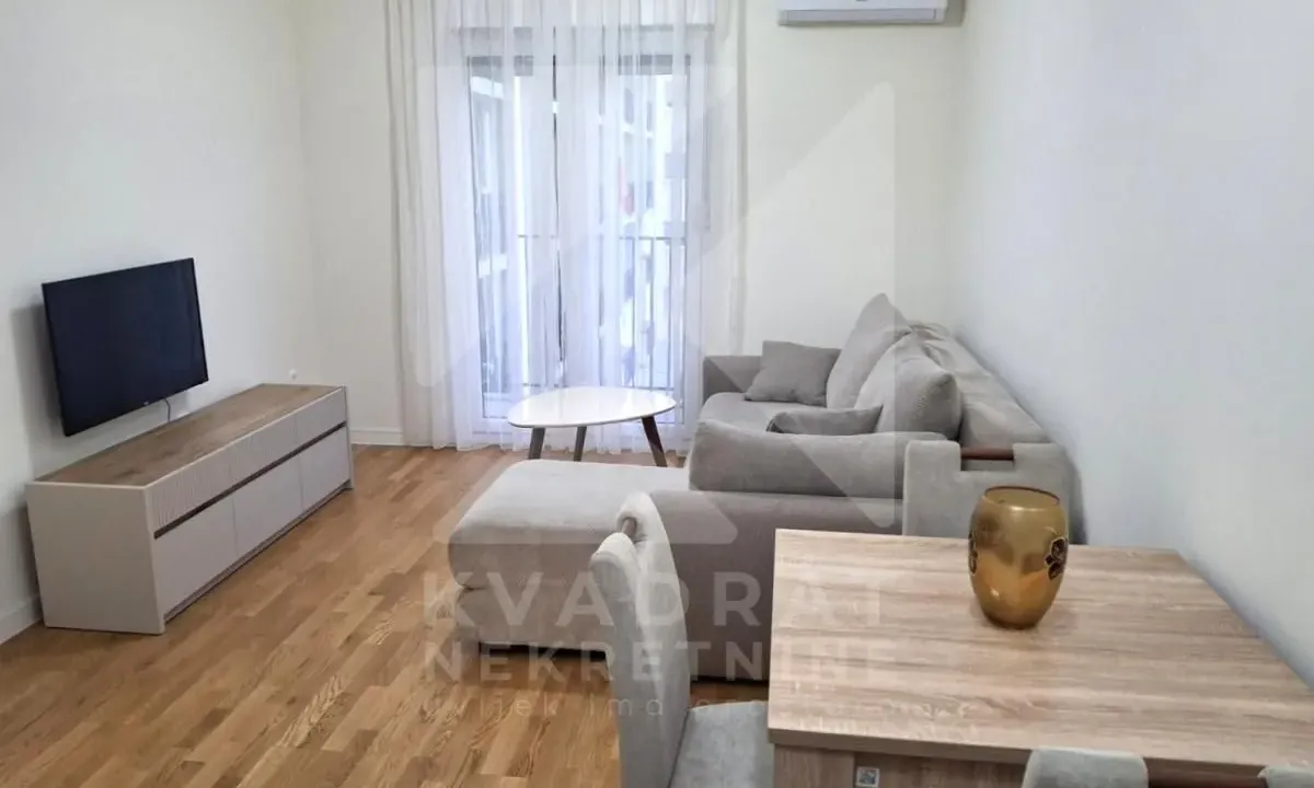 Izdavanje, jednosoban stan, 40m², Tuški Put, Podgorica