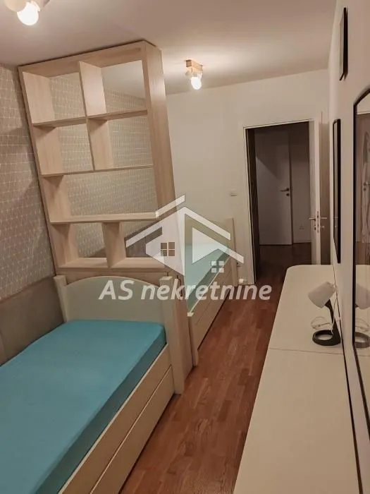 Rent, three bedroom apartment, 77m², Crveni Krst, Beograd