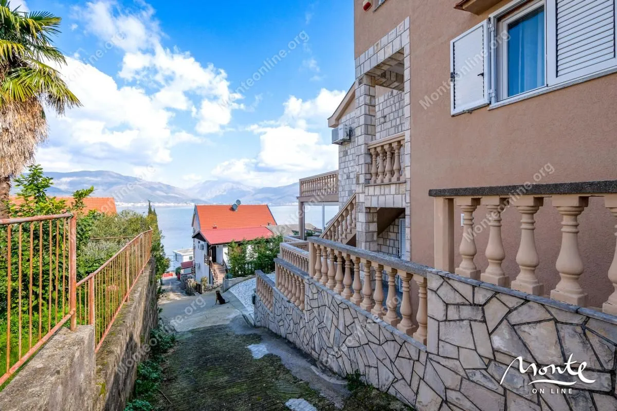 Prodaja, kuća, 210m², Krašići, Tivat