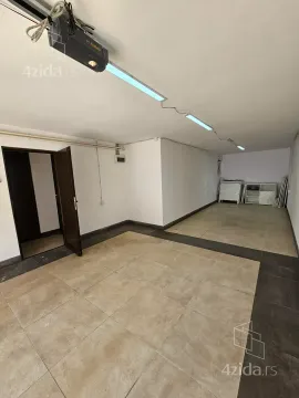Rent, house, 240m², Savski Venac, Beograd - image 22