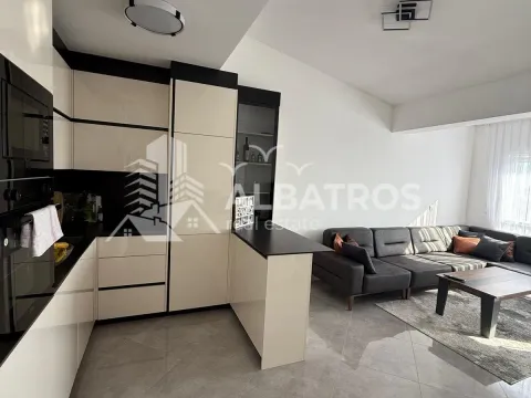 Rent, three bedroom apartment, 96m², Šušanj, Bar - image 5