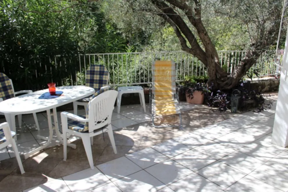 Prodaja, dvosoban stan, 60m², Sveti Stefan, Budva