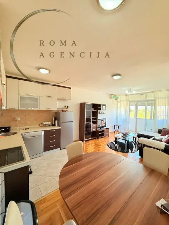 Izdavanje, dvosoban stan, 60m², City Kvart, Podgorica