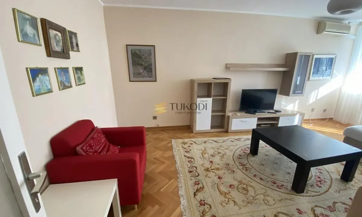 Izdavanje, trosoban stan, 78m², Novi Beograd Sve Podlokacije, Beograd