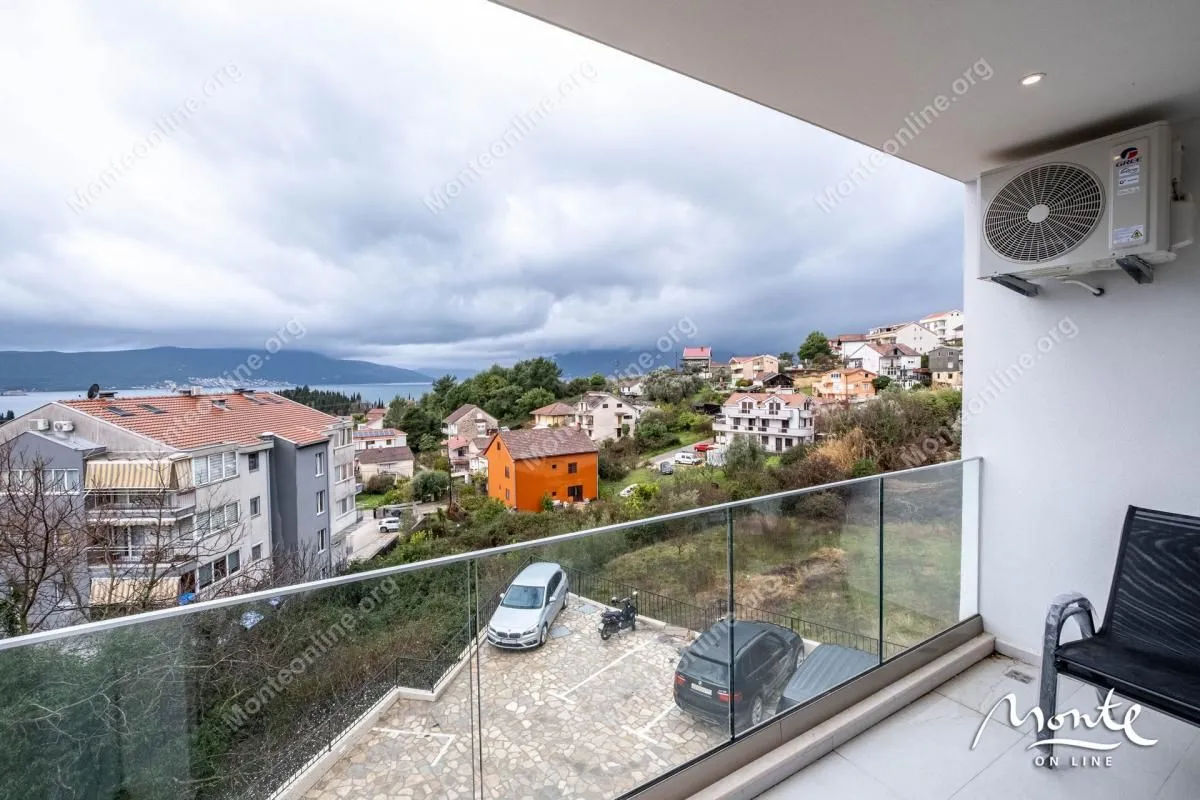 Prodaja, dvosoban stan, 76m², Tivat, Crna Gora