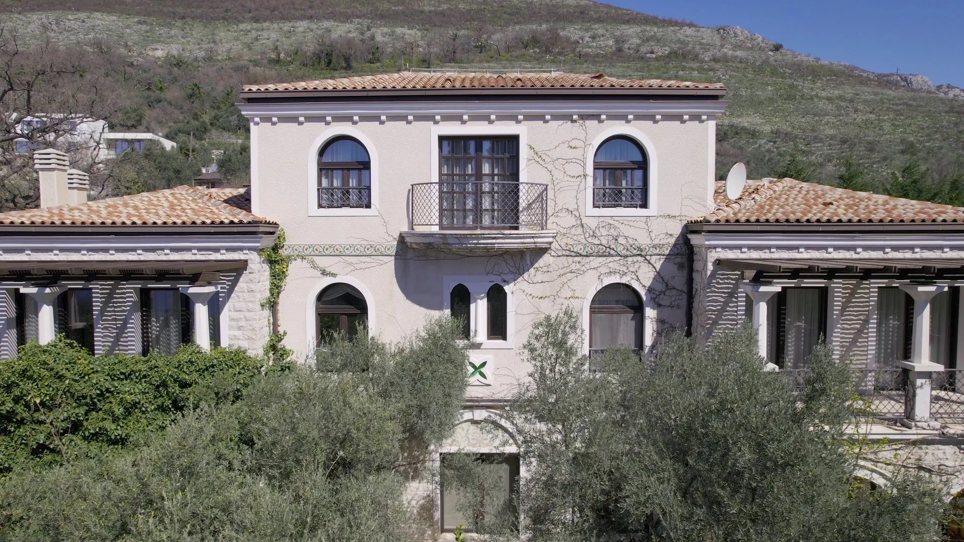 Sale, house, 550m², Reževići, Budva