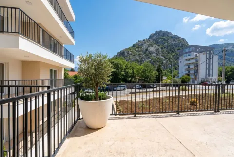 Prodaja, dvosoban stan, 63m², Sutomore, Bar - image 12