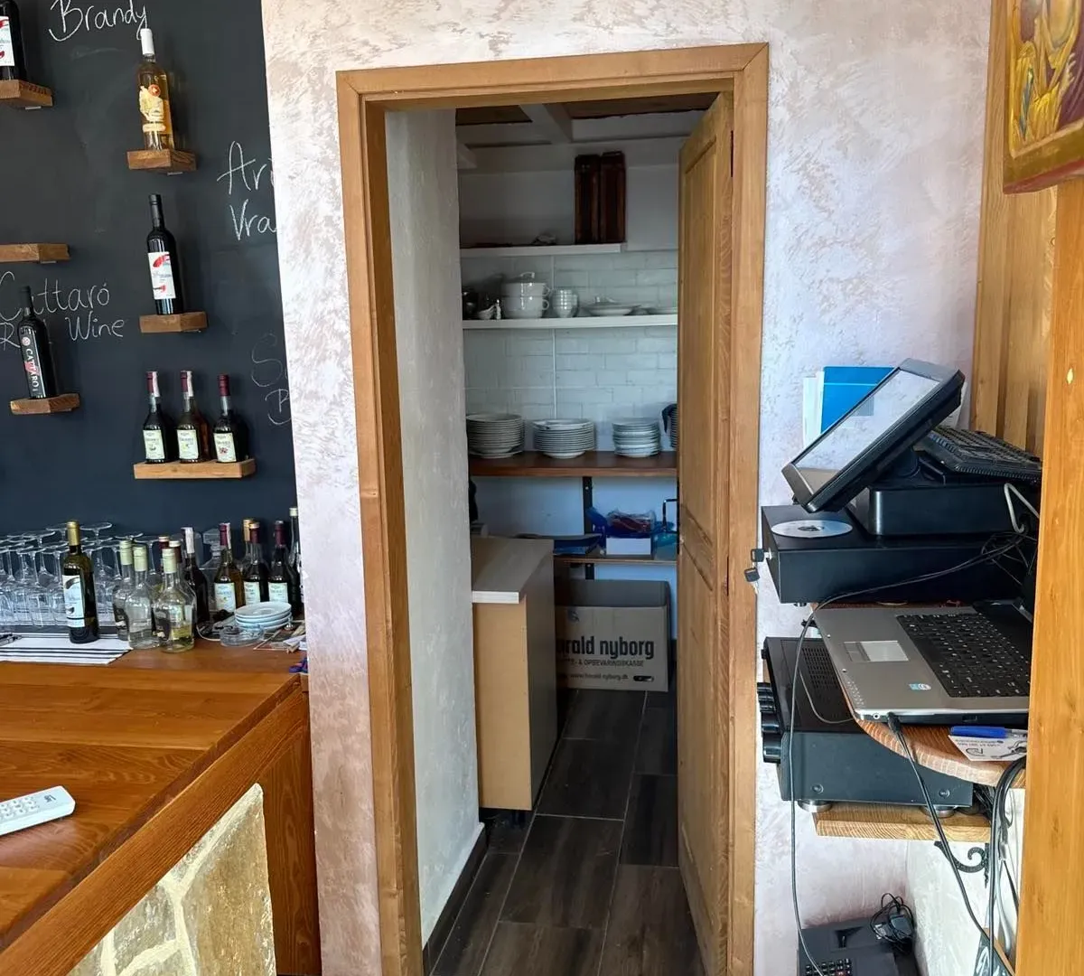 Sale, office space, 96m², Cetinje, Crna Gora