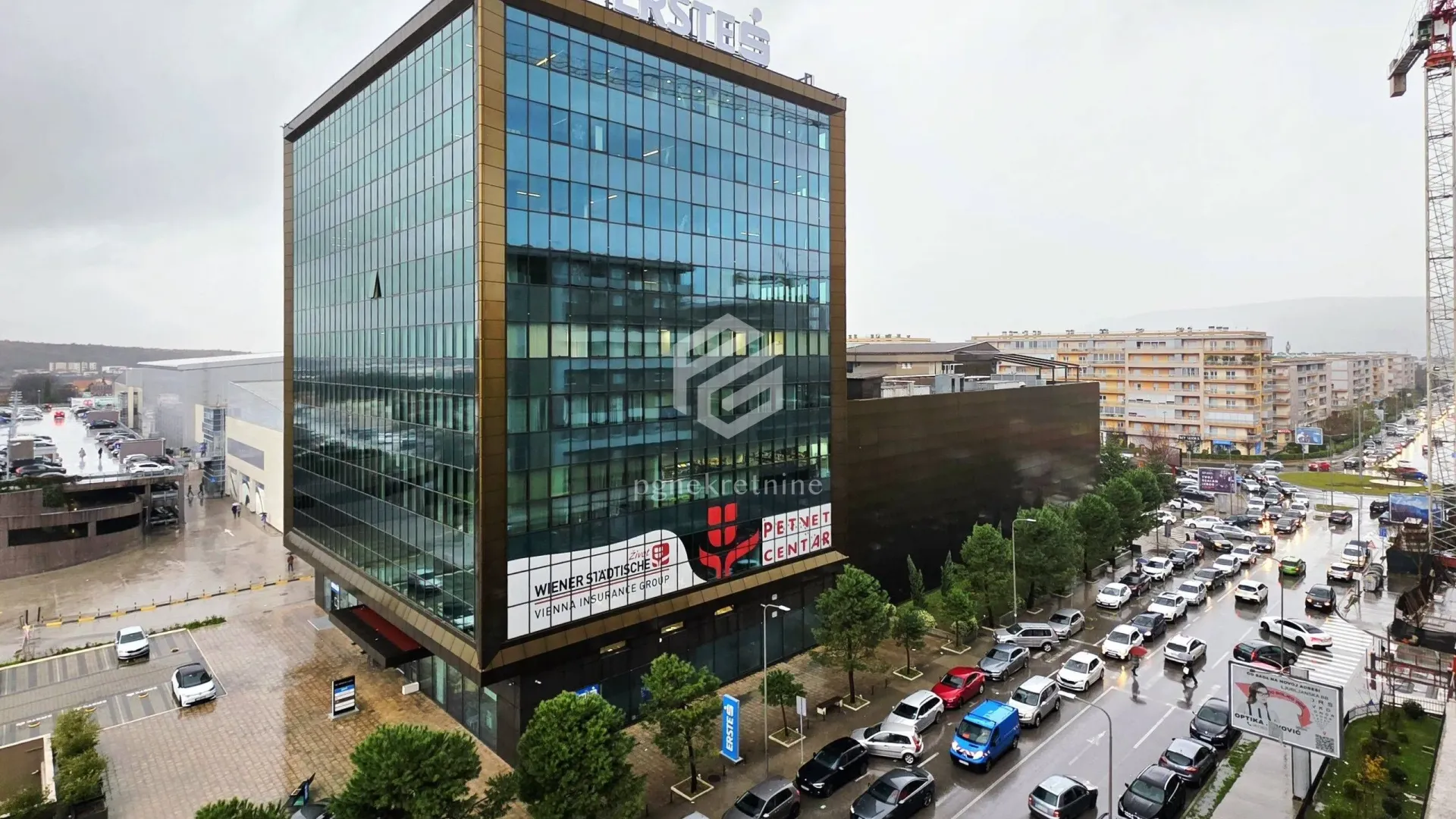 Izdavanje, jednosoban stan, 50m², Central Point, Podgorica