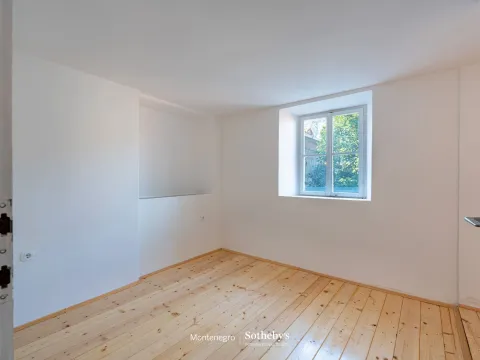 Sale, two bedroom apartment, 163m², Stari Grad Kotor, Kotor - image 8