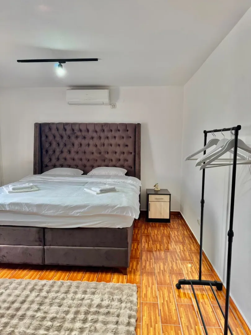 Rent, house, 200m², Gornja Gorica, Podgorica