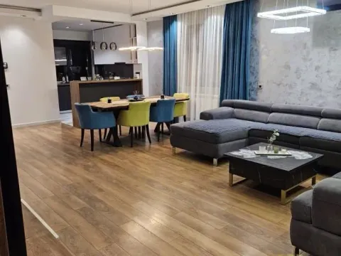 Rent, house, 200m², Ledine, Beograd - image 10