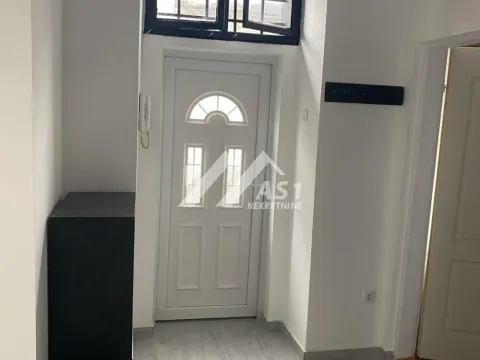 Izdavanje, jednosoban stan, 40m², Centar, Novi Sad - image 6