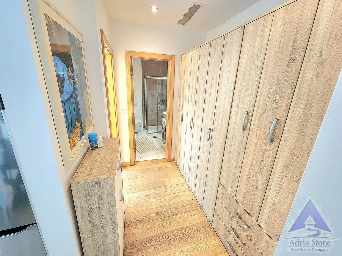 Rent, one bedroom apartment, 49m², Centar, Budva