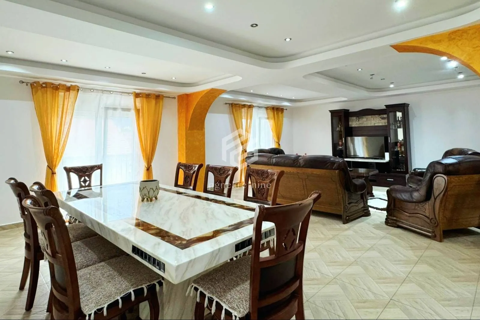 Rent, three bedroom apartment, 160m², Tivat, Crna Gora