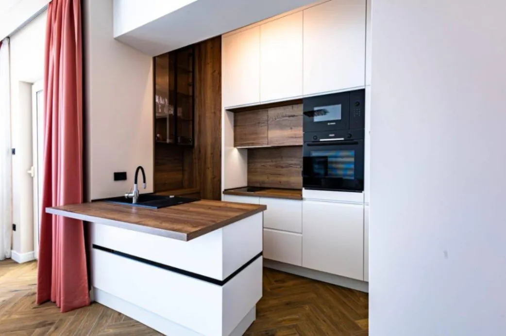 Sale, two bedroom apartment, 85m², Bečići, Budva