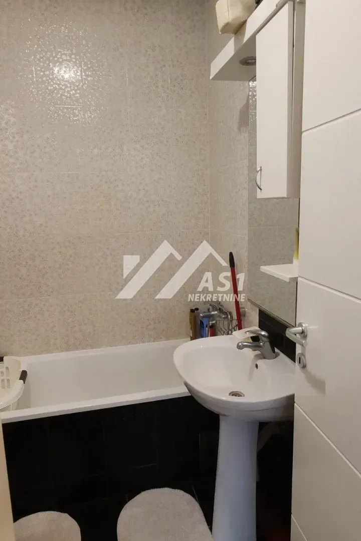 Izdavanje, jednosoban stan, 38m², Grbavica, Novi Sad Sve Podlokacije