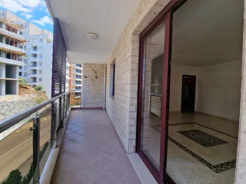 Prodaja, jednosoban stan, 72m², Bečići, Budva - image 1
