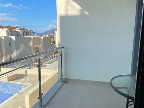 Prodaja, jednosoban stan, 57m², Centar, Tivat - image 3