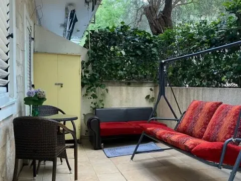Sale, one bedroom apartment, 36m², Petrovac, Budva - image 1