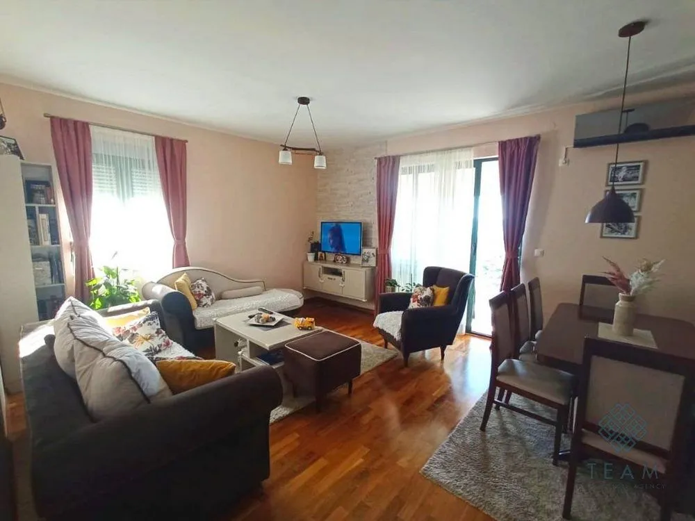 Prodaja, trosoban stan, 101m², Pržice, Kotor