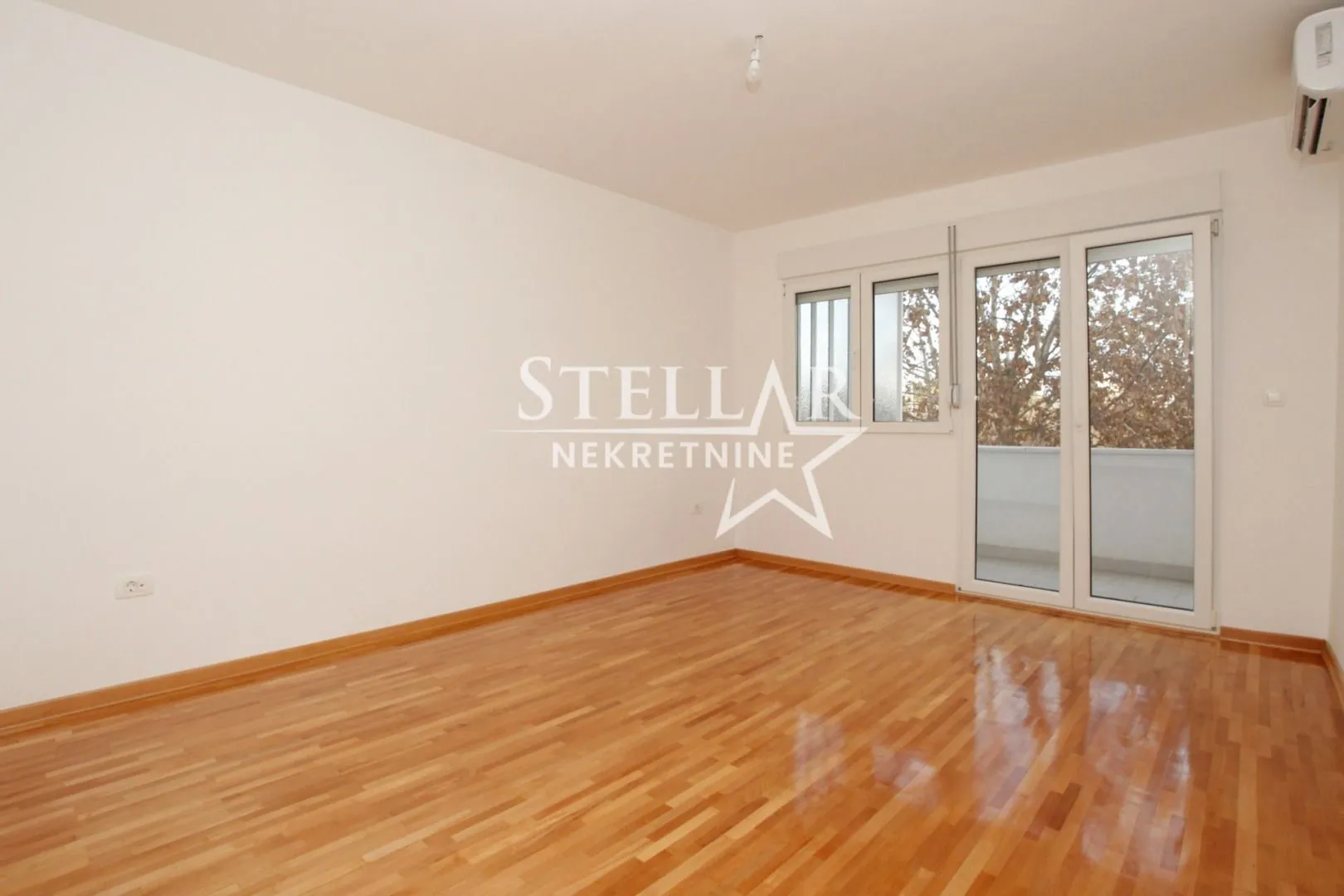 Izdavanje, poslovni prostor, 50m², Preko Morače, Podgorica