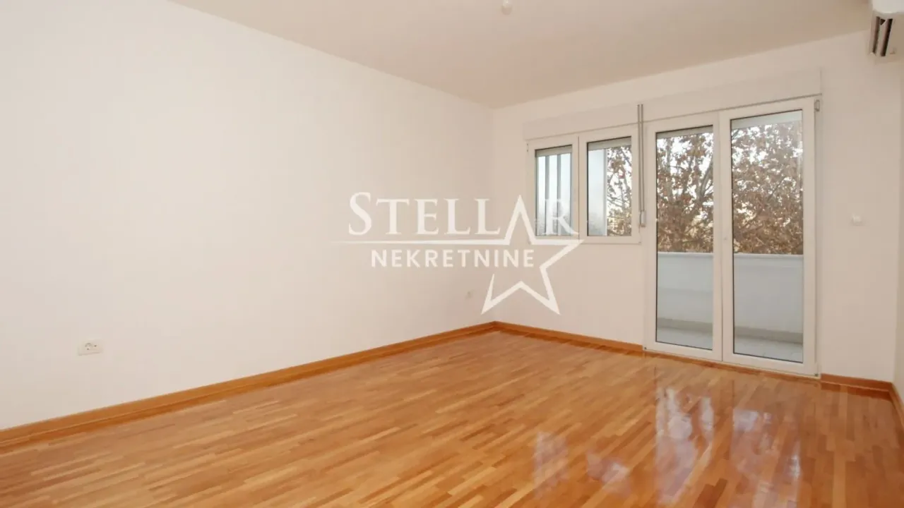 Izdavanje, poslovni prostor, 50m², Preko Morače, Podgorica