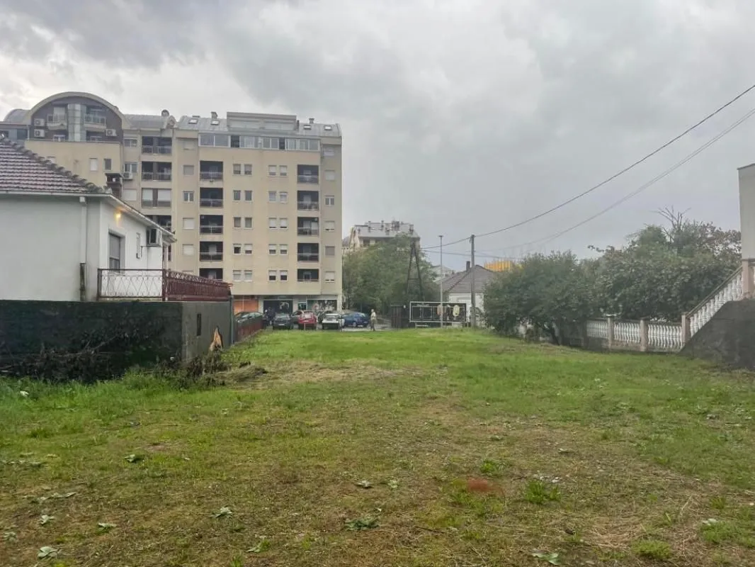 Prodaja, plac, 1300m², Gorica C, Podgorica