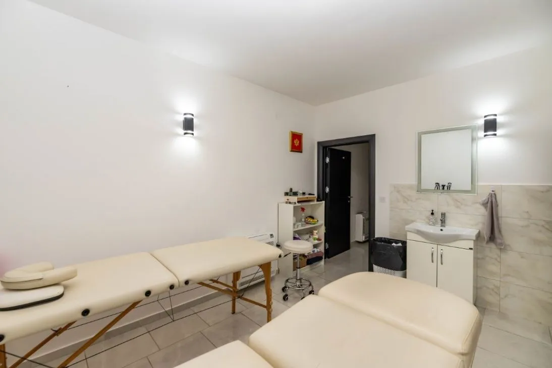 Prodaja, četvorosoban stan, 145m², Đenovići, Herceg Novi