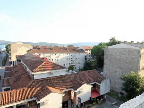 Izdavanje, dvosoban stan, 73m², Centar, Tivat - image 11