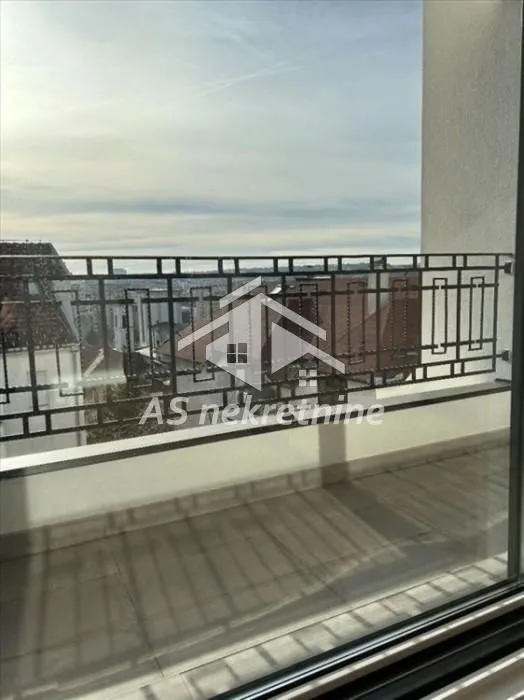 Izdavanje, trosoban stan, 71m², Čubura, Beograd