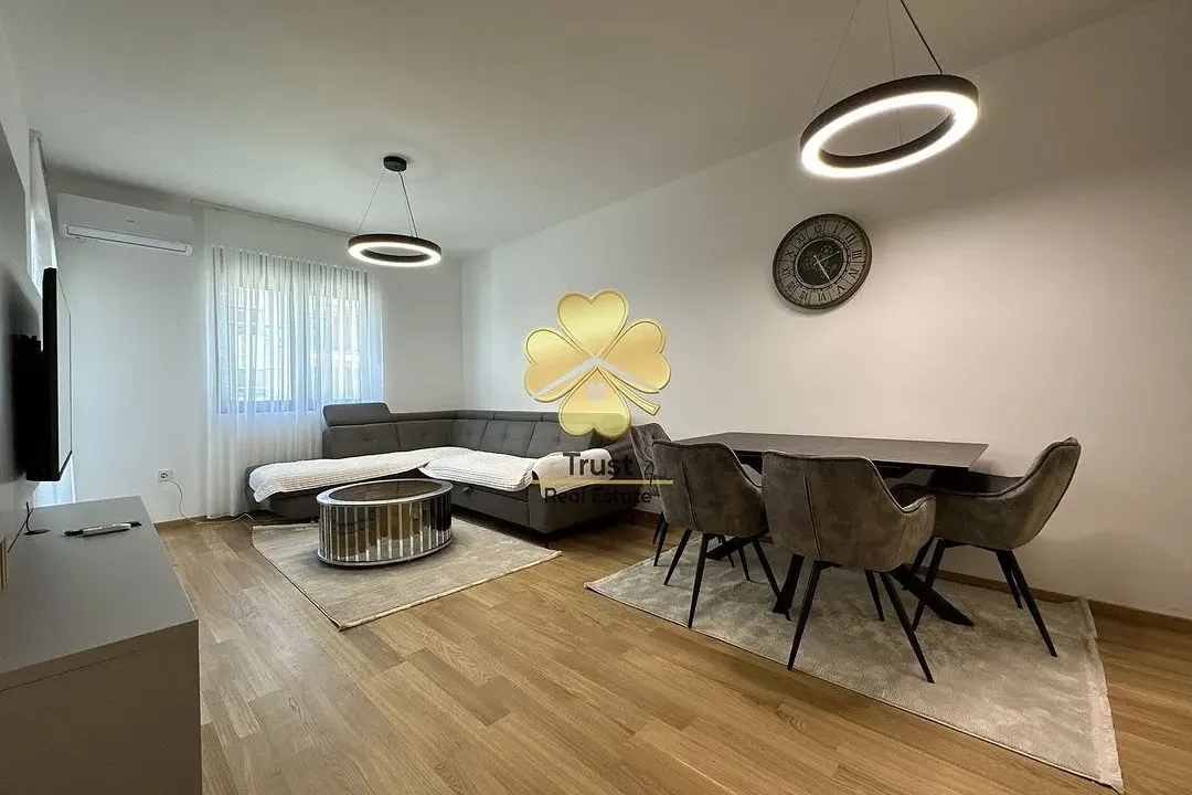 Izdavanje, dvosoban stan, 70m², City Kvart, Podgorica