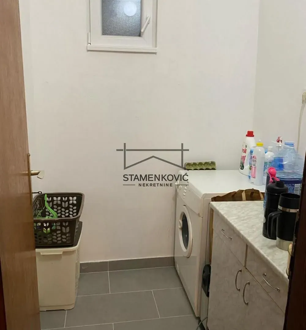 Izdavanje, kuća, 351m², Veternik, Novi Sad Sve Podlokacije