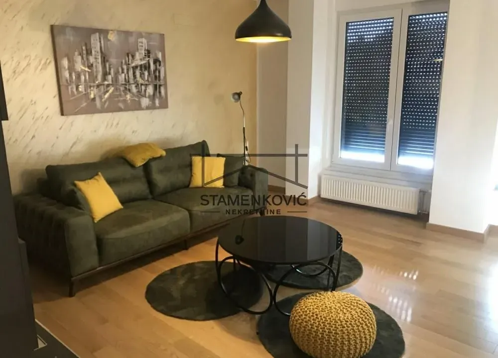 Izdavanje, jednosoban stan, 45m², Centar, Novi Sad