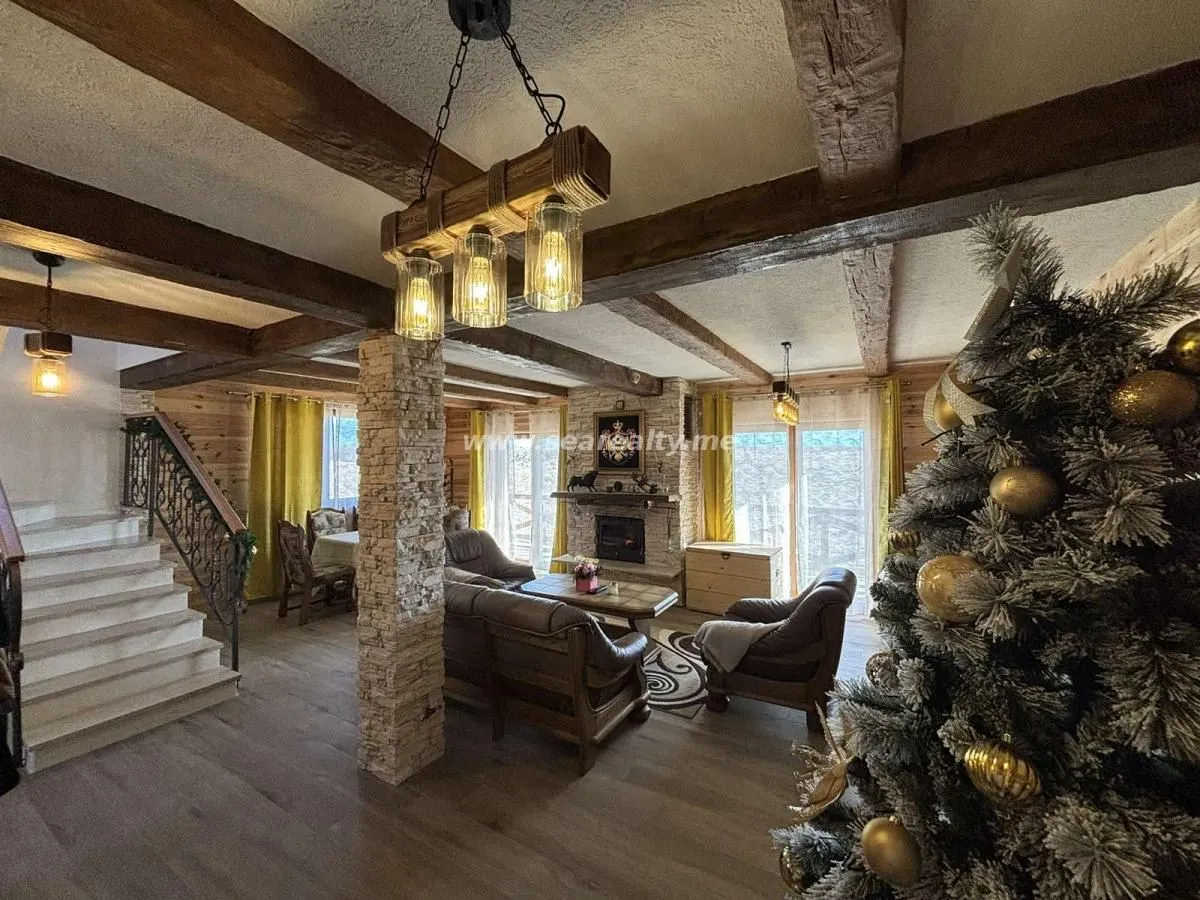 Sale, house, 320m², Žabljak, Crna Gora