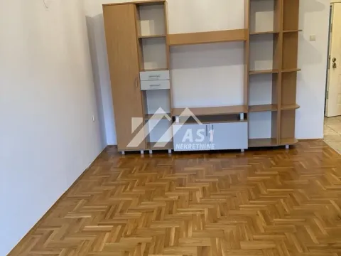 Izdavanje, jednosoban stan, 42m², Bulevar patrijarha Pavla, Novi Sad Sve Podlokacije - image 3