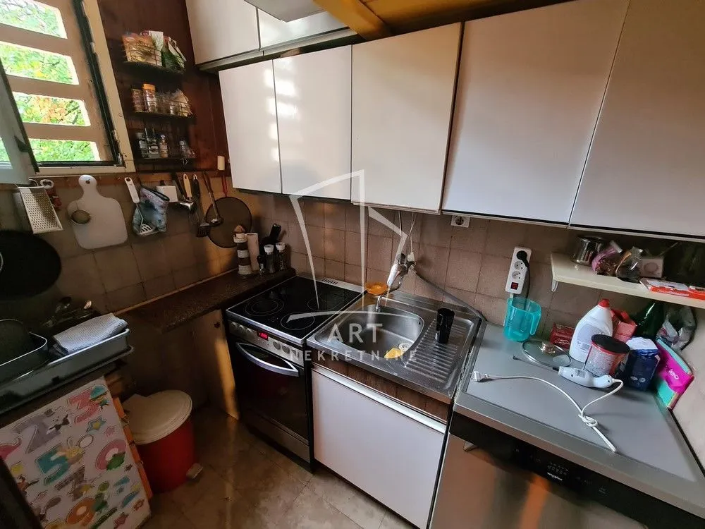 Izdavanje, trosoban stan, 72m², Vračar Sve Podlokacije, Beograd