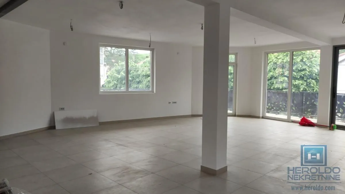 Rent, office space, 140m², Centar, Leskovac