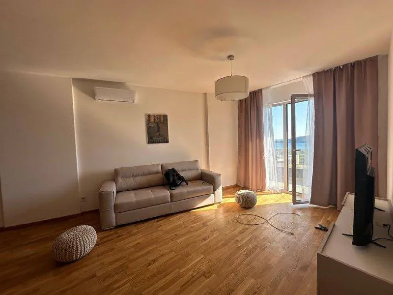 Rent, two bedroom apartment, 62m², Bečići, Budva
