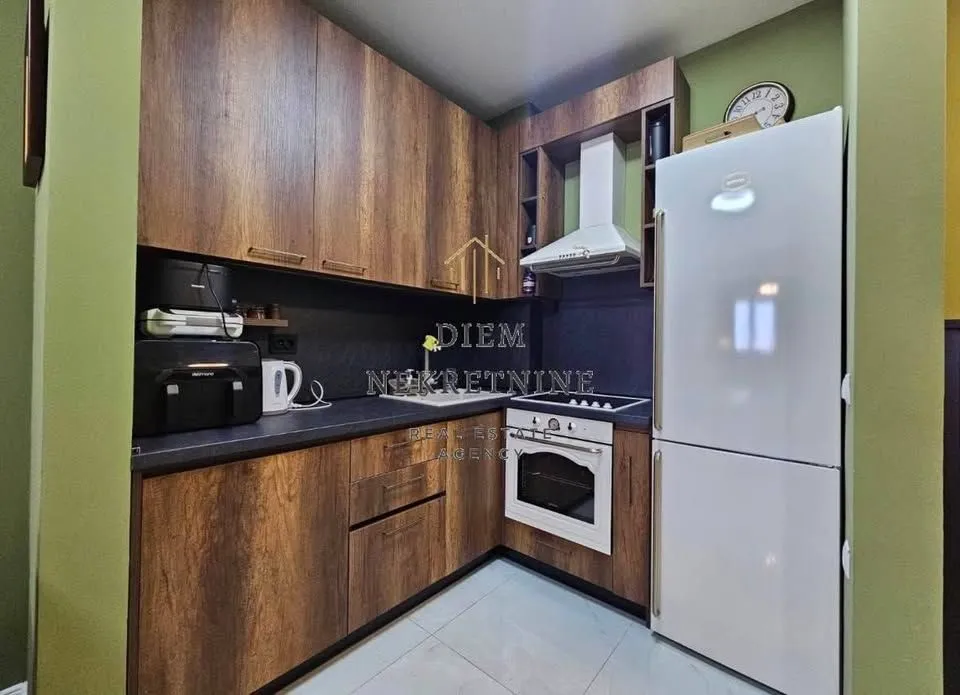Prodaja, jednosoban stan, 46m², Centar, Bar