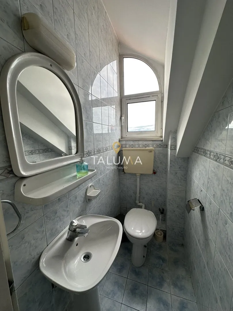 Rent, office space, 150m², Pobrežje, Podgorica