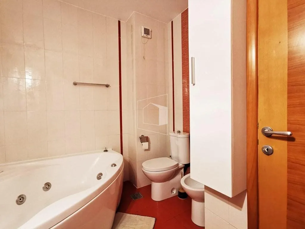Izdavanje, trosoban stan, 95m², Preko Morače, Podgorica