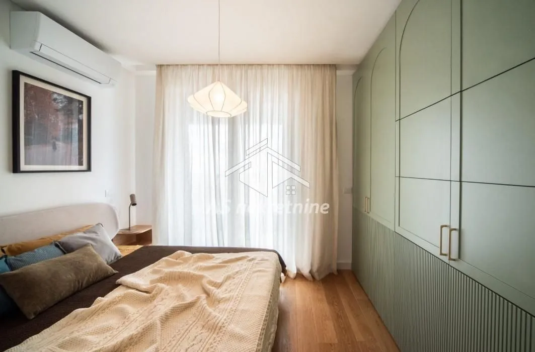 Izdavanje, trosoban stan, 100m², Vračar Sve Podlokacije, Beograd